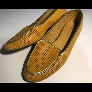 Antonio Melani Tan Leather flats EUC